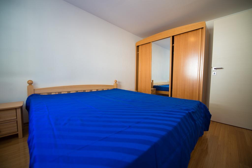 Apartments Karlo Baška Voda Værelse billede