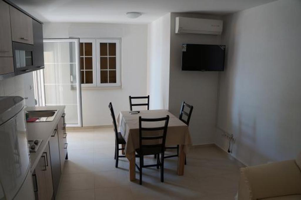 Apartments Karlo Baška Voda Værelse billede