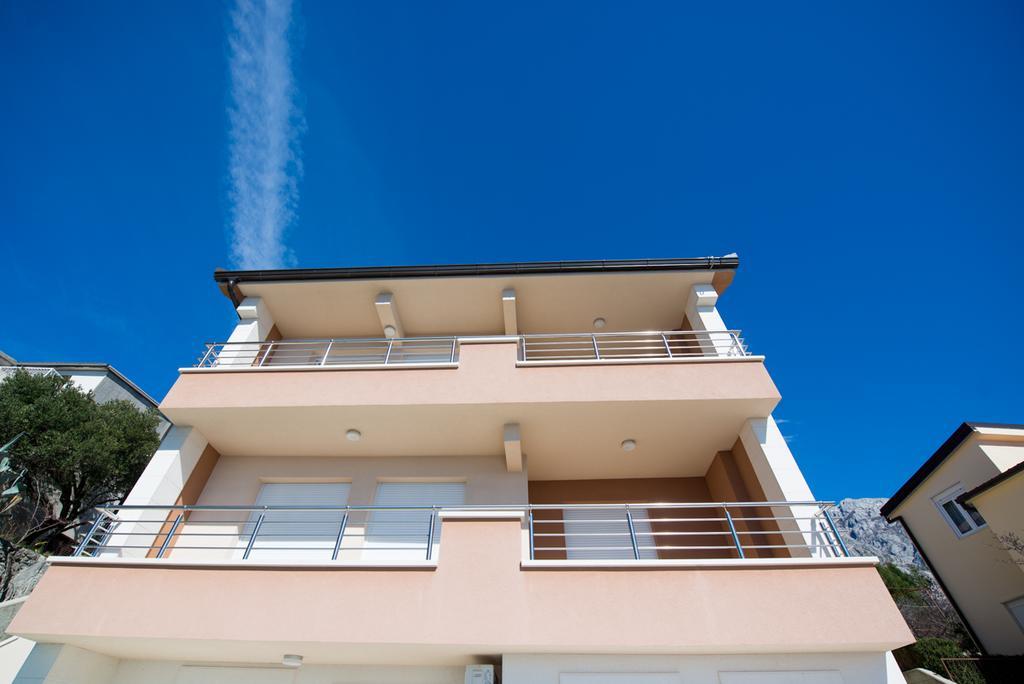 Apartments Karlo Baška Voda Eksteriør billede