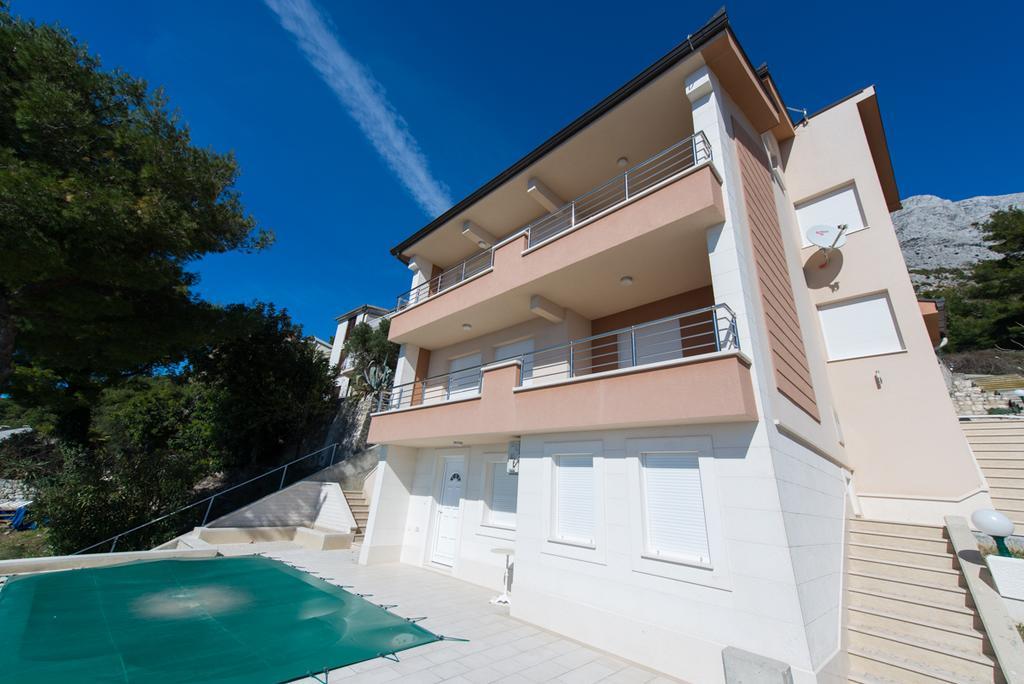 Apartments Karlo Baška Voda Eksteriør billede