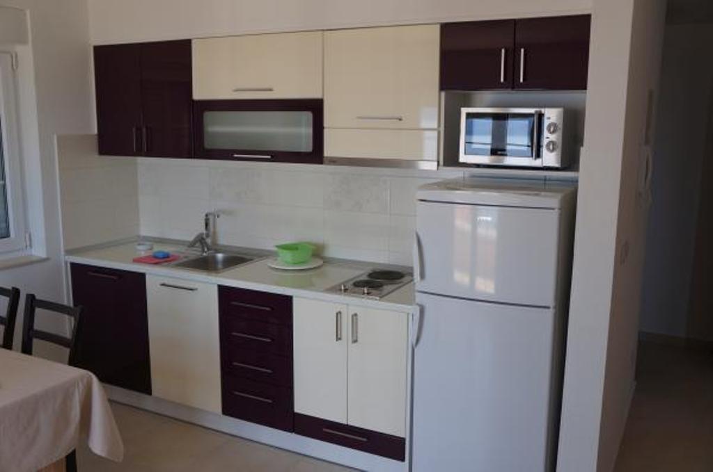 Apartments Karlo Baška Voda Eksteriør billede