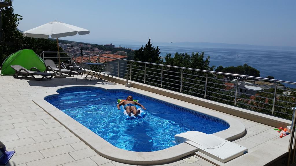 Apartments Karlo Baška Voda Eksteriør billede